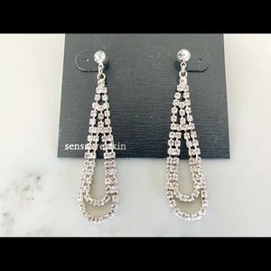 NWT! Cezanne crystal earrings